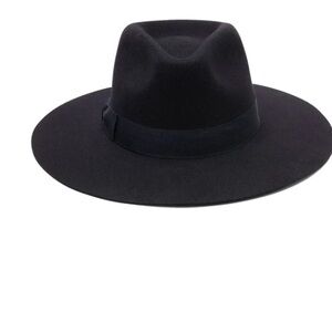 Wyeth Lila hat in midnight blue new without tags